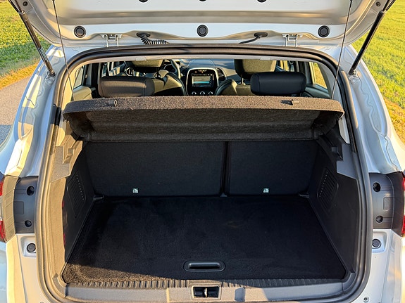 Renault Captur 8 of 12