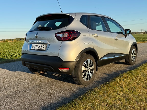 Renault Captur 3 of 12