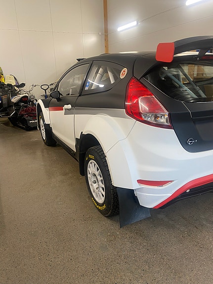 Ford Fiesta 16 of 18