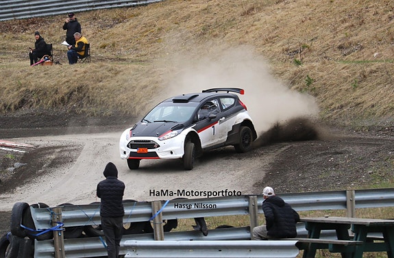 Ford Fiesta 2 of 18