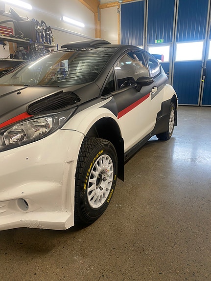 Ford Fiesta 15 of 18