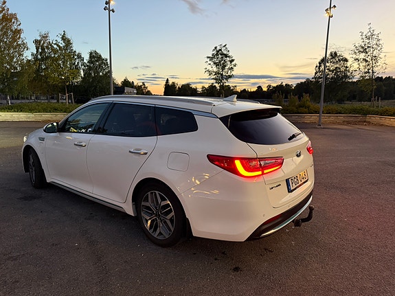 Kia Optima 2 of 11