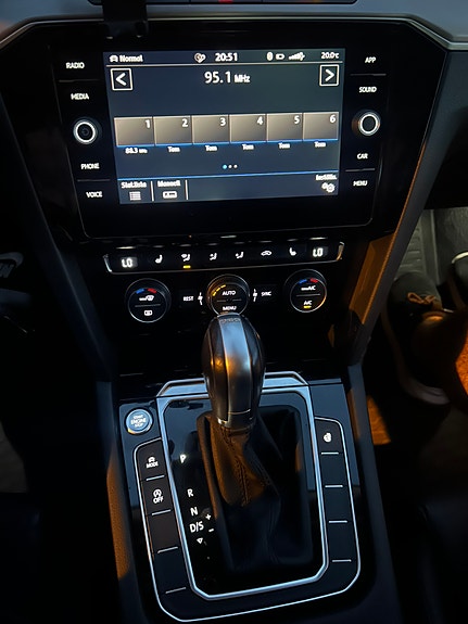 Volkswagen Passat 8 of 23