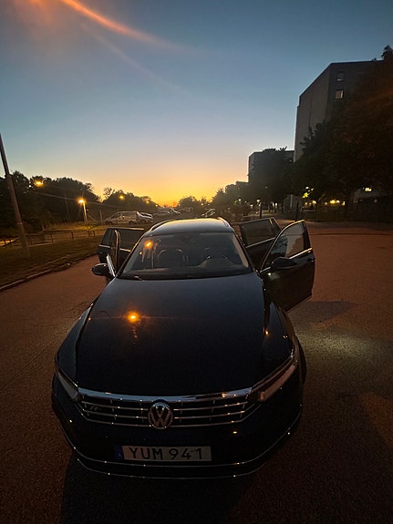 Volkswagen Passat 13 of 23