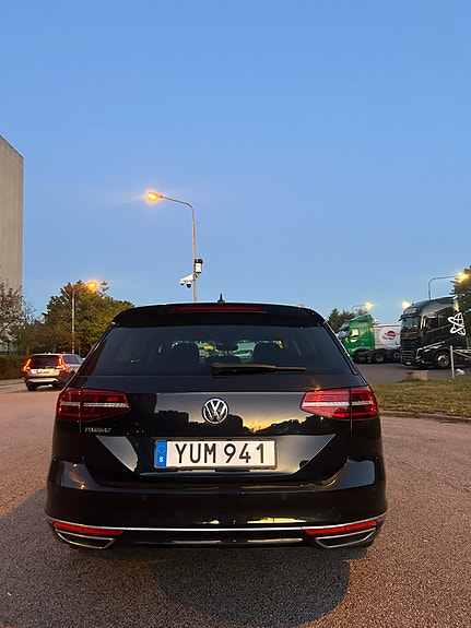 Volkswagen Passat 4 of 23