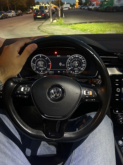 Volkswagen Passat 11 of 23