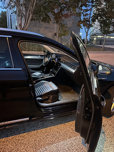 Volkswagen Passat 18 of 23