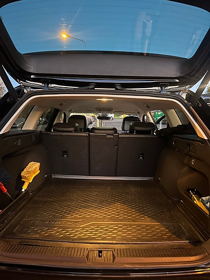 Volkswagen Passat 17 of 23
