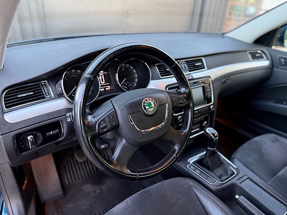 Skoda Superb 16 of 18