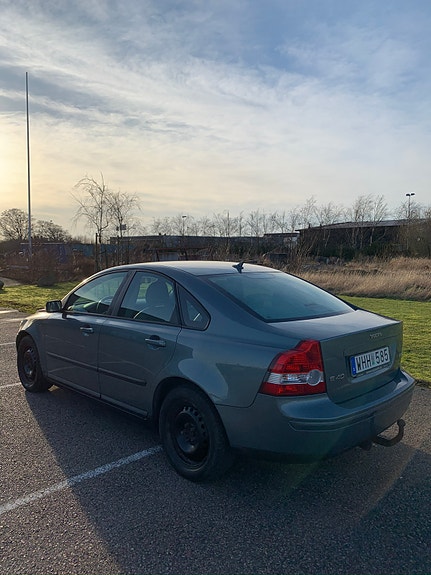 Volvo S40 2 of 5