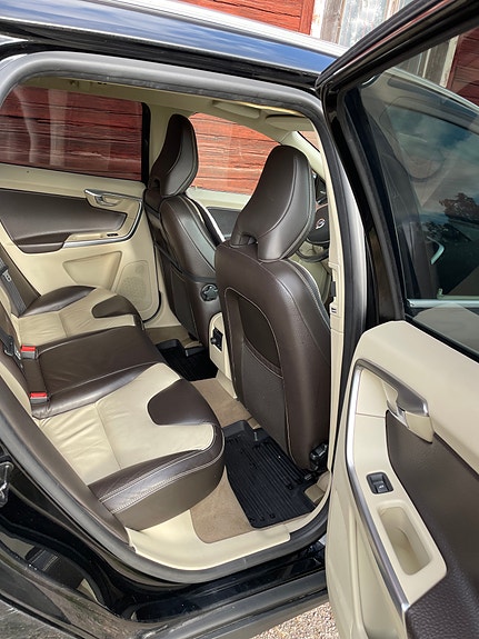 Volvo XC60 6 of 13