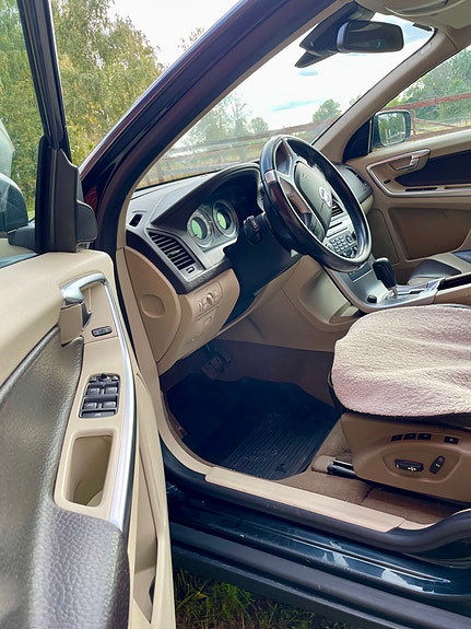 Volvo XC60 7 of 13