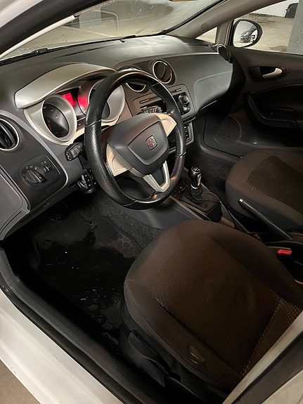 Seat Ibiza 5 of 7