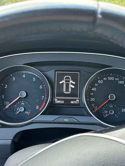 Volkswagen Passat 12 of 13