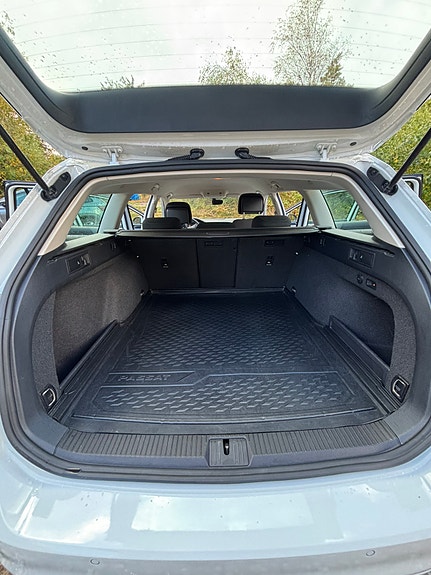 Volkswagen Passat 11 of 13