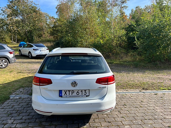 Volkswagen Passat 8 of 13
