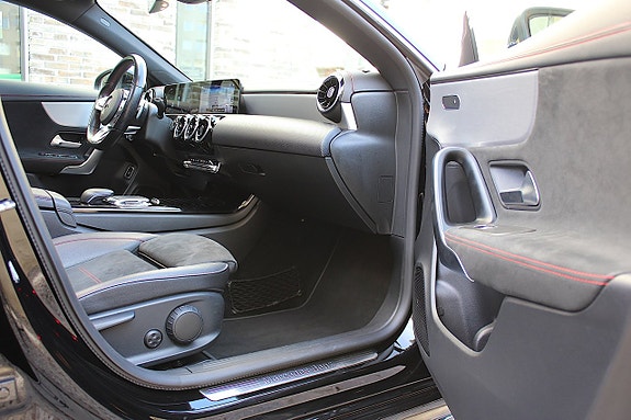 Mercedes-Benz CLA200 d 24 of 30