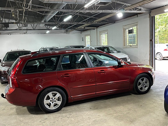 Volvo V50 4 of 26