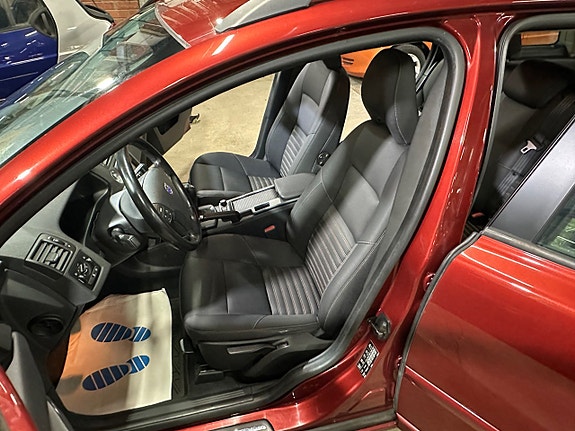 Volvo V50 10 of 26