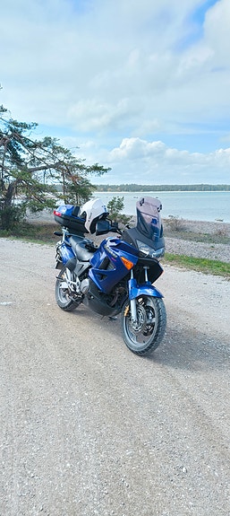 Honda XL1000VA Varadero 3 of 3