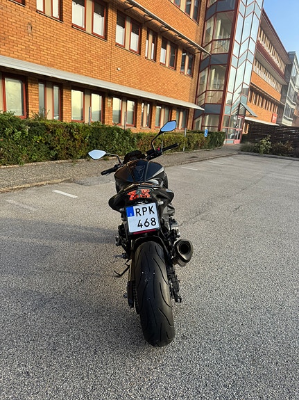 Kawasaki Z800e 3 of 6