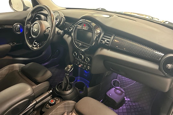 MINI Cooper S 15 of 22
