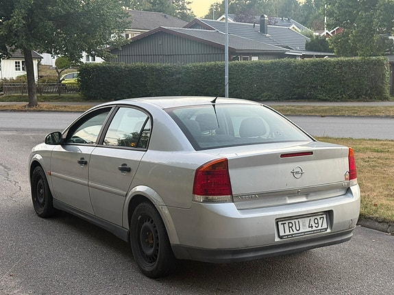 Opel Vectra 2 of 7