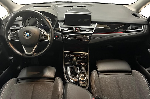 BMW 225xe 12 of 29