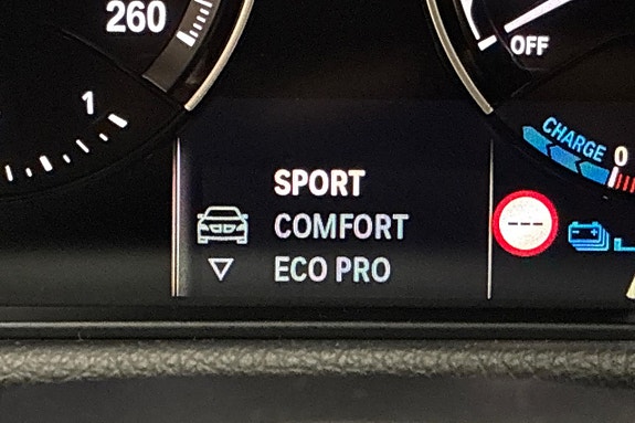 BMW 225xe 23 of 29