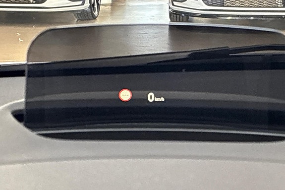 BMW 225xe 24 of 29