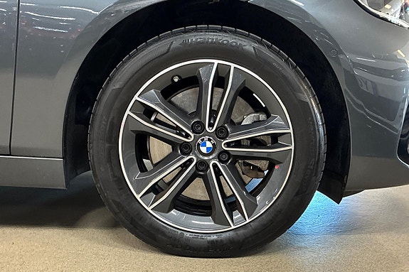 BMW 225xe 11 of 29