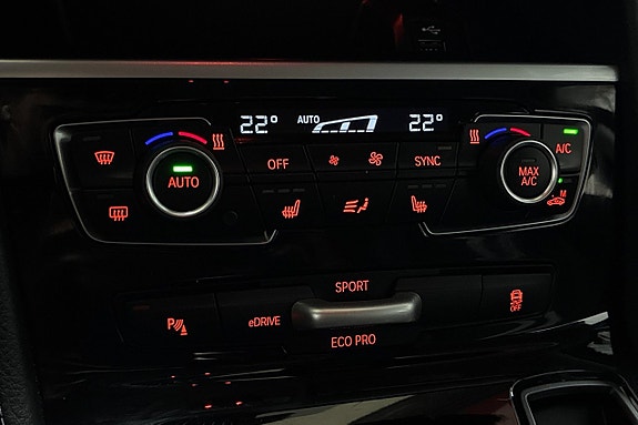 BMW 225xe 28 of 29