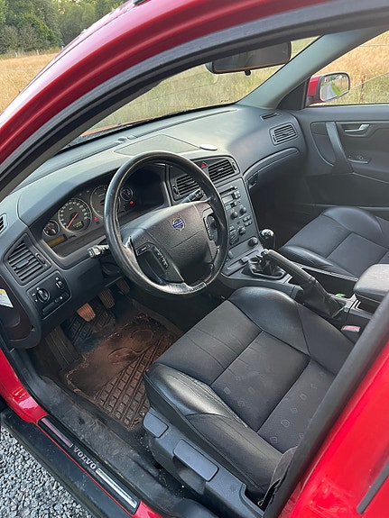 Volvo V70 8 of 10