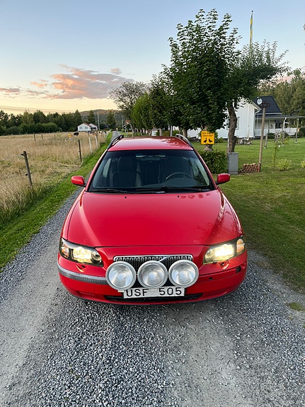 Volvo V70 4 of 10