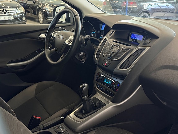 Ford Focus 19 of 26