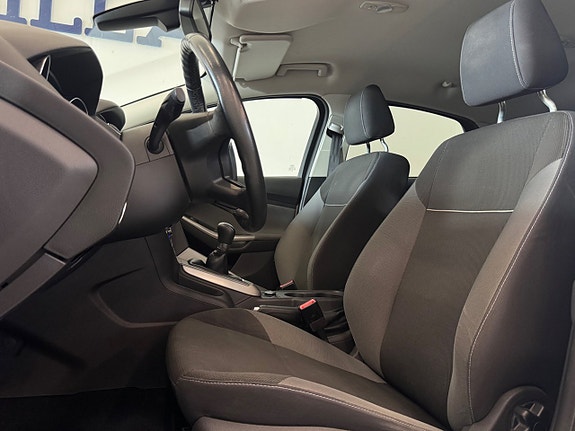 Ford Focus 12 of 26