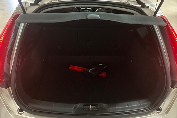 Volvo V40 10 of 23