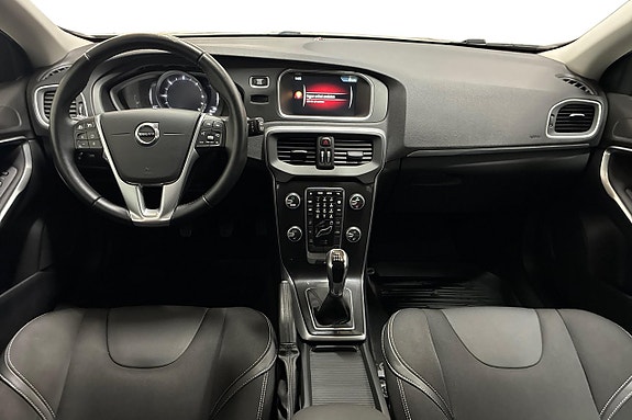 Volvo V40 12 of 23