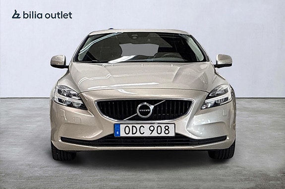 Volvo V40 3 of 23