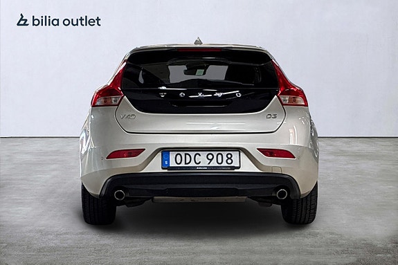 Volvo V40 7 of 23