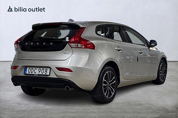 Volvo V40 6 of 23