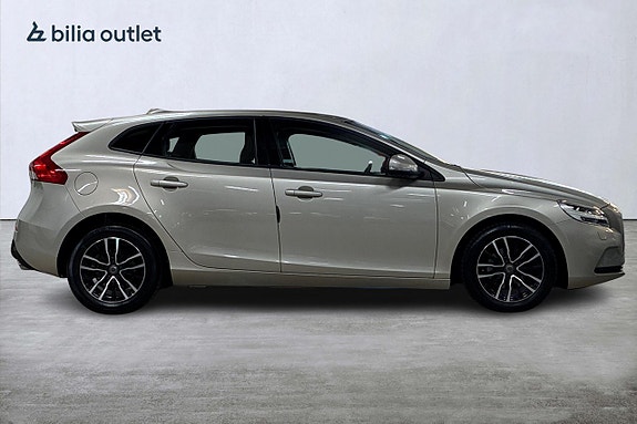 Volvo V40 5 of 23