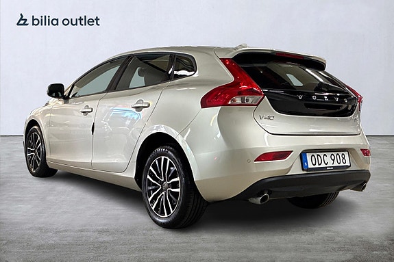 Volvo V40 8 of 23