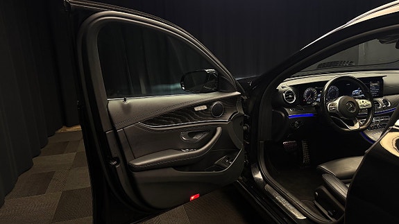 Mercedes-Benz E450 9 of 30