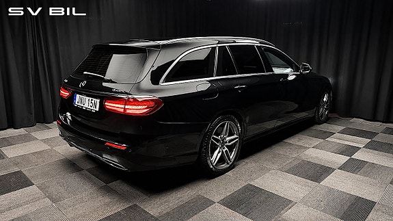 Mercedes-Benz E450 4 of 30