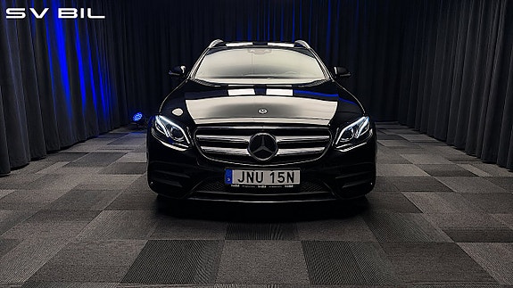 Mercedes-Benz E450 8 of 30