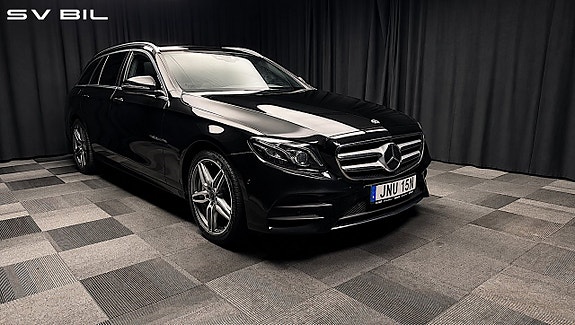 Mercedes-Benz E450 3 of 30