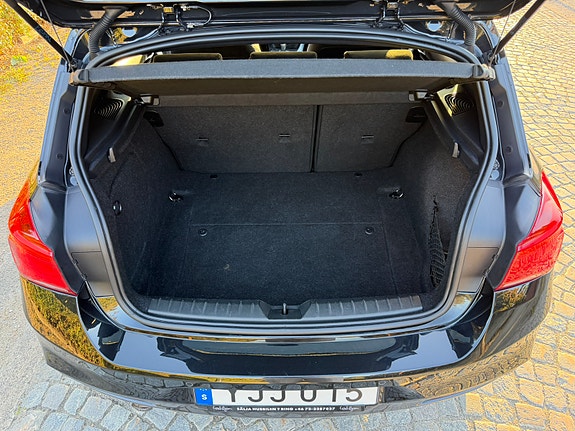 BMW 118d 14 of 17