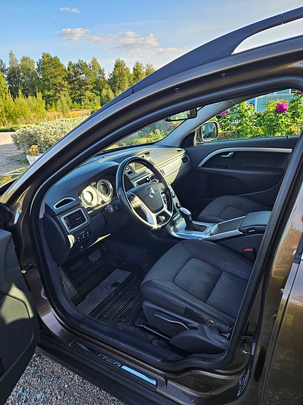 Volvo XC70 7 of 8