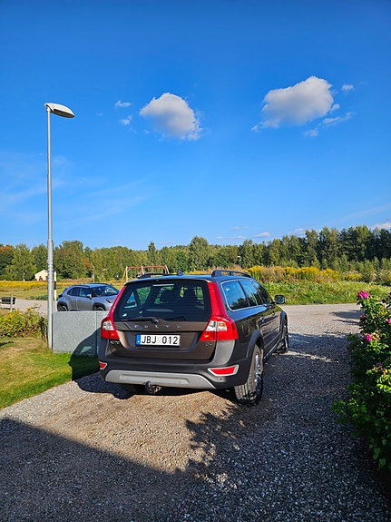 Volvo XC70 3 of 8